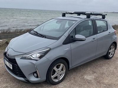 begagnad Toyota Yaris Hybrid e-CVT Euro 6