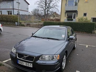 Grå metallic Begagnad 2008 Volvo S60 Sedan | 61 500 kr (Dyr)