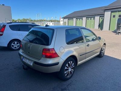 Ljusbrun Begagnad 2001 VW Golf IV Halvkombi | 19 000 kr (Marknadspris)