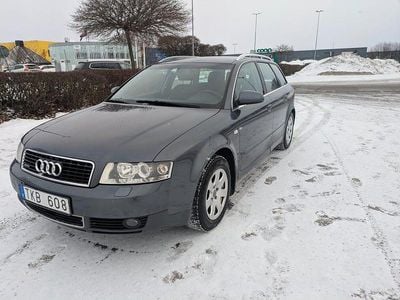 Grå Begagnad 2003 Audi A4 Kombi | 24 000 kr (Marknadspris)
