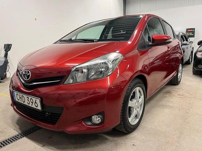 Vinröd metallic Begagnad 2014 Toyota Yaris Edition Halvkombi | 139 800 kr (Lite dyr)