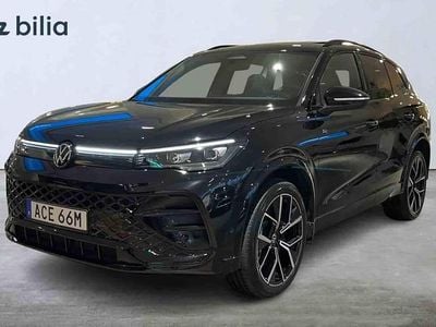 Svart Begagnad 2025 VW Tiguan SUV | 499 000 kr (Dyr)