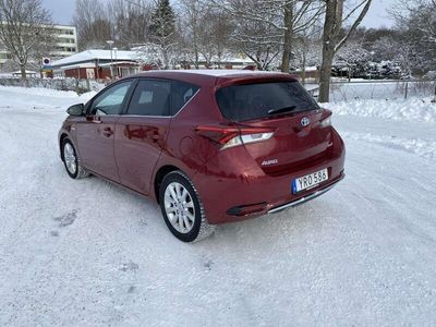 begagnad Toyota Auris Hybrid e-CVT Comfort Euro 6