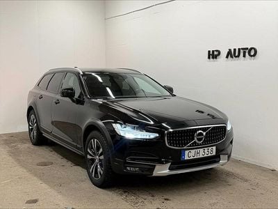 Svart Begagnad 2018 Volvo V90 CC Momentum Kombi | 253 000 kr (Marknadspris)