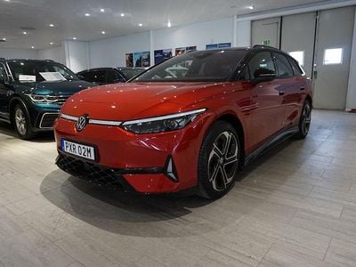 Röd Begagnad 2025 VW ID.7 GTX Kombi | 679 000 kr (Dyr)