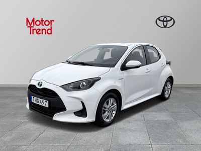 begagnad Toyota Yaris 1,5 Hybrid Active NYA V-hjul Motorvärmare