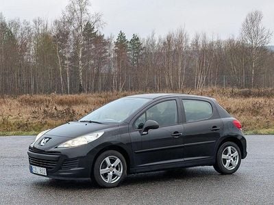 Svart Begagnad 2010 Peugeot 207 Halvkombi | 64 900 kr (Dyr)