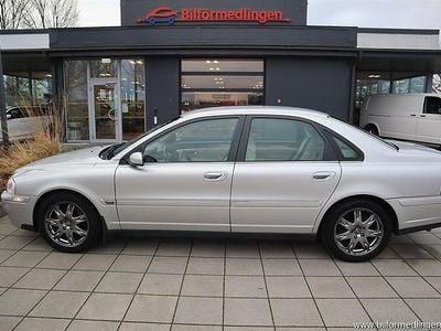 Grå samma som bilen Begagnad 2005 Volvo S80 Sedan | 49 900 kr (Marknadspris)