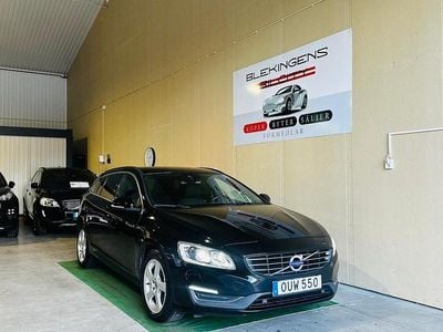 Svart Begagnad 2015 Volvo V60 Momentum Kombi | 129 900 kr (Marknadspris)