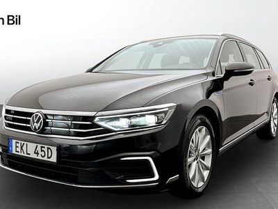 Svart Begagnad 2022 VW Passat GTE Kombi | 339 900 kr
