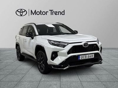 Vit Begagnad 2025 Toyota RAV4 Hybrid Sport SUV | 559 900 kr (Lite dyr)