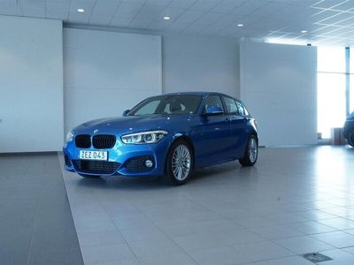 Begagnad BMW 118 M Sport 136 HK (100 kW) 2018 Estoril blå metallic Halvkombi