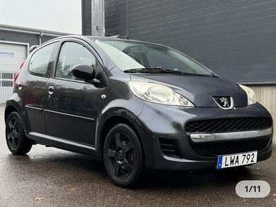 Mörkgrå Begagnad 2011 Peugeot 107 Halvkombi | 19 900 kr (Dyr)