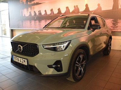 begagnad Volvo XC40 B4 FWD Bensin Plus Dark