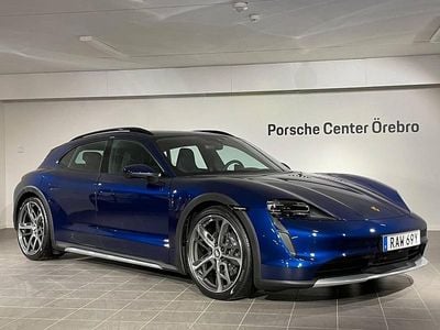 Blå Begagnad 2023 Porsche Taycan Cross Turismo Sedan | 899 000 kr
