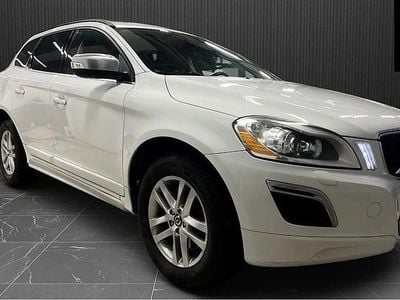 Vit Begagnad 2012 Volvo XC60 R-Design SUV | 144 900 kr (Marknadspris)