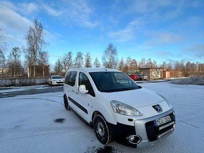 Begagnad 2012 Peugeot TePee Minibuss | 29 000 kr