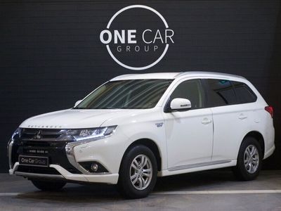 begagnad Mitsubishi Outlander P-HEV 2.0 Hybrid 4WD Nyservad 203hk