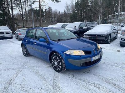 Begagnad Renault Mégane III 135 HK (99 kW) 2007 Mörkblå Halvkombi