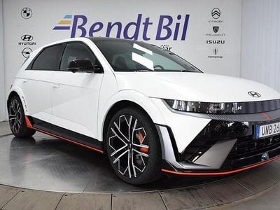 Vit Begagnad 2024 Hyundai Ioniq 5 SUV | 679 500 kr (Marknadspris)