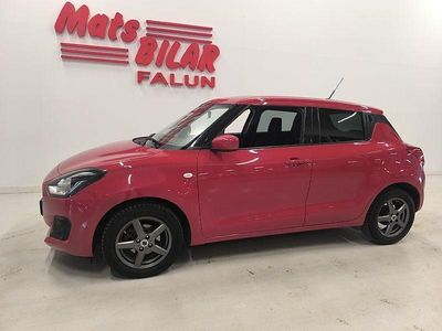 Begagnad Suzuki Swift Comfort 83 HK (61 kW) 2023 Röd Halvkombi