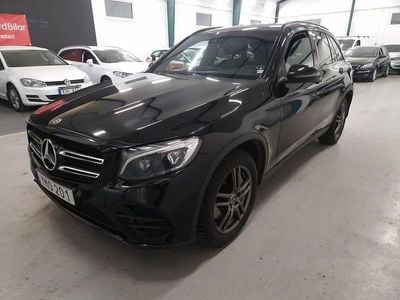 Svart Begagnad 2017 Mercedes GLC220 SUV | 178 900 kr (Marknadspris)