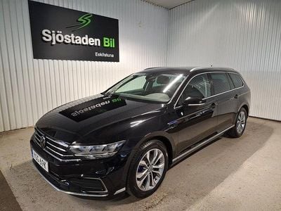 Svart Begagnad 2022 VW Passat GTE Kombi | 308 900 kr (Marknadspris)