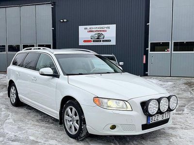 Begagnad Volvo V70 Summum 163 HK (119 kW) 2010 Vit Kombi