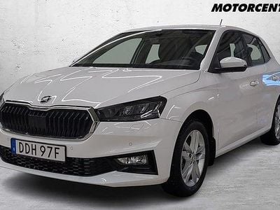 Vit Begagnad 2023 Skoda Fabia Style Halvkombi | 219 000 kr (Marknadspris)