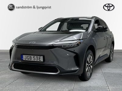 Silver Begagnad 2024 Toyota bZ4X Executive SUV | 495 000 kr (Marknadspris)