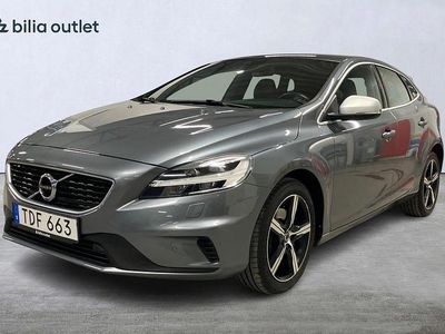 Grå Begagnad 2018 Volvo V40 R-Design Halvkombi | 194 800 kr (Marknadspris)