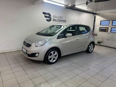 Begagnad Kia Venga Comfort 125 HK (91 kW) 2010 Silver Halvkombi