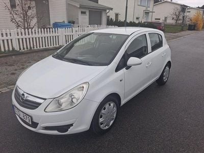 Vit Begagnad 2009 Opel Corsa Halvkombi | 17 500 kr (Marknadspris)