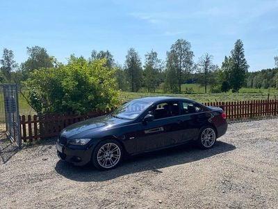 Carbonschwarz Begagnad 2010 BMW 325 Sportkupé | 140 000 kr (Lite dyr)