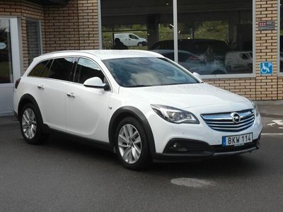 begagnad Opel Insignia Country Tourer 2.0 4x4 AT6 KAMREM BYTT 2014, Crossover