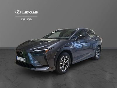 Grå Begagnad 2024 Lexus RZ 300e Executive Line SUV | 489 900 kr