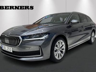 Grå Ny 2025 Skoda Superb Selection Kombi | 513 300 kr (Dyr)