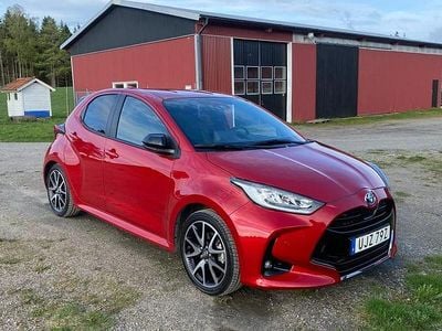 Begagnad 2021 Toyota Yaris Hybrid Halvkombi | 215 000 kr (Lite dyr)