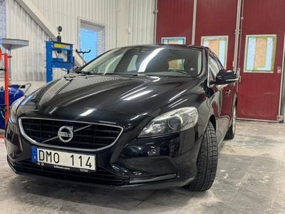 Begagnad 2013 Volvo V40 Halvkombi | 49 000 kr (Bra pris)