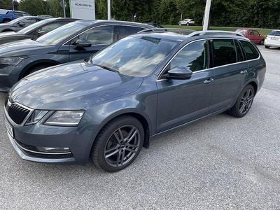 Grå Begagnad 2018 Skoda Octavia Kombi | 219 000 kr (Dyr)