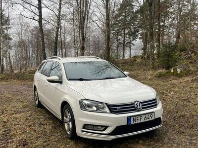 begagnad VW Passat R-line 2.0 TDI 4M Premium Värmare Drag