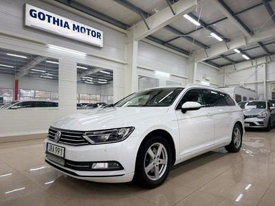 Vit Begagnad 2015 VW Passat | 99 900 kr (Lite dyr)