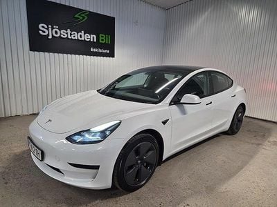 Begagnad Tesla Model 3 Standard Range 235 kW (320 HK) 2022 Vitmetallic Sedan