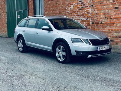 begagnad Skoda Octavia Scout 2.0 TDI 4x4 Värmare Dragkrok Euro 6