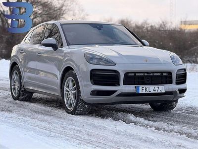 Ljusgrå Begagnad 2020 Porsche Cayenne SUV | 799 900 kr