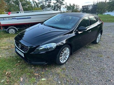 Begagnad 2015 Volvo V40 Halvkombi | 87 000 kr (Lite dyr)