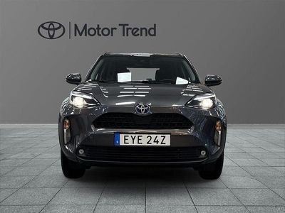 Begagnad Toyota Yaris Hybrid Active 117 HK (86 kW) 2023 Grå