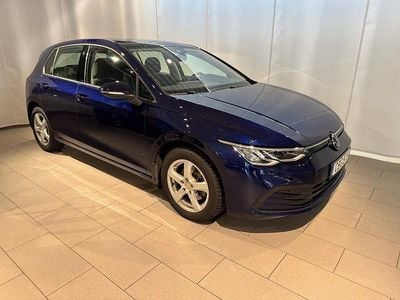 Begagnad VW Golf VIII 150 HK (110 kW) 2024 Mörkblå (atlantic blue metallic) Kombi
