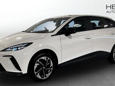 Vit Begagnad 2024 MG MG4 EV Halvkombi | 374 987 kr