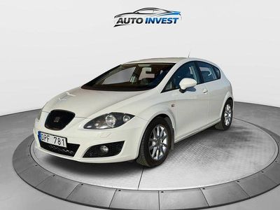 Begagnad Seat Leon Style 102 HK (75 kW) 2011 Vit Halvkombi